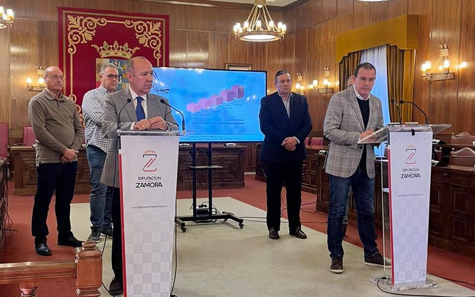 José María Barrios y Francisco Requejo durante la presentación de los presupuestos 2023