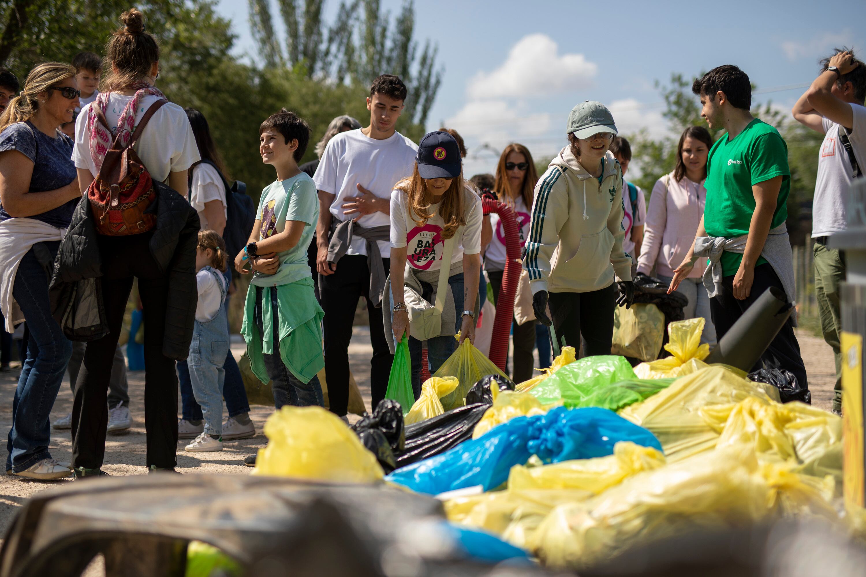 Inicio de la Gran Recogida de Basura de este 2023 contra la llamada &quot;basuraleza&quot;.