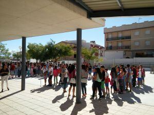 Jornada de entrada a las clases de los alumnos de 1º de ESO en el IES &#039;Juan López Morillas&#039; que también estan convocados a la huelga