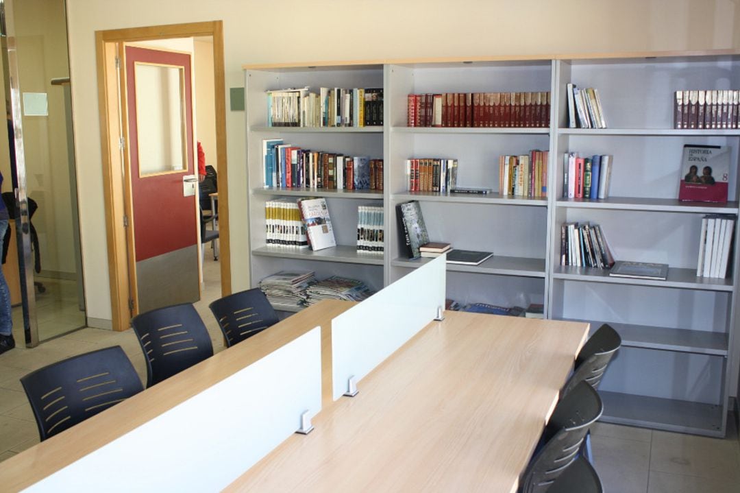 Sala de estudios en el Centro Social Carmencita Novelda