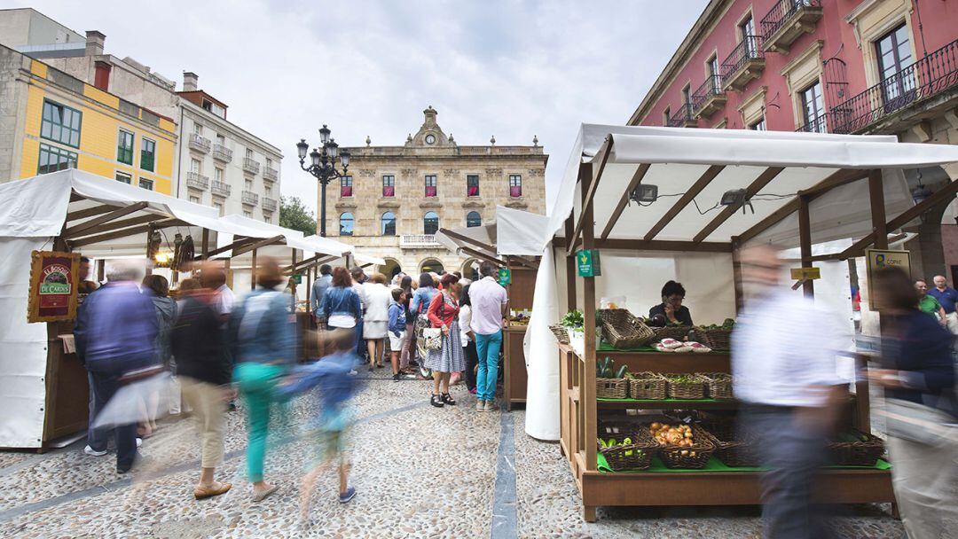 Mercado Artesano y Ecológico de Gijón. 