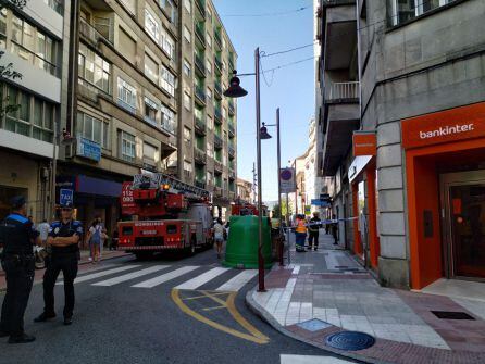 Calle Daniel de la Sota cortada por los Bomberos