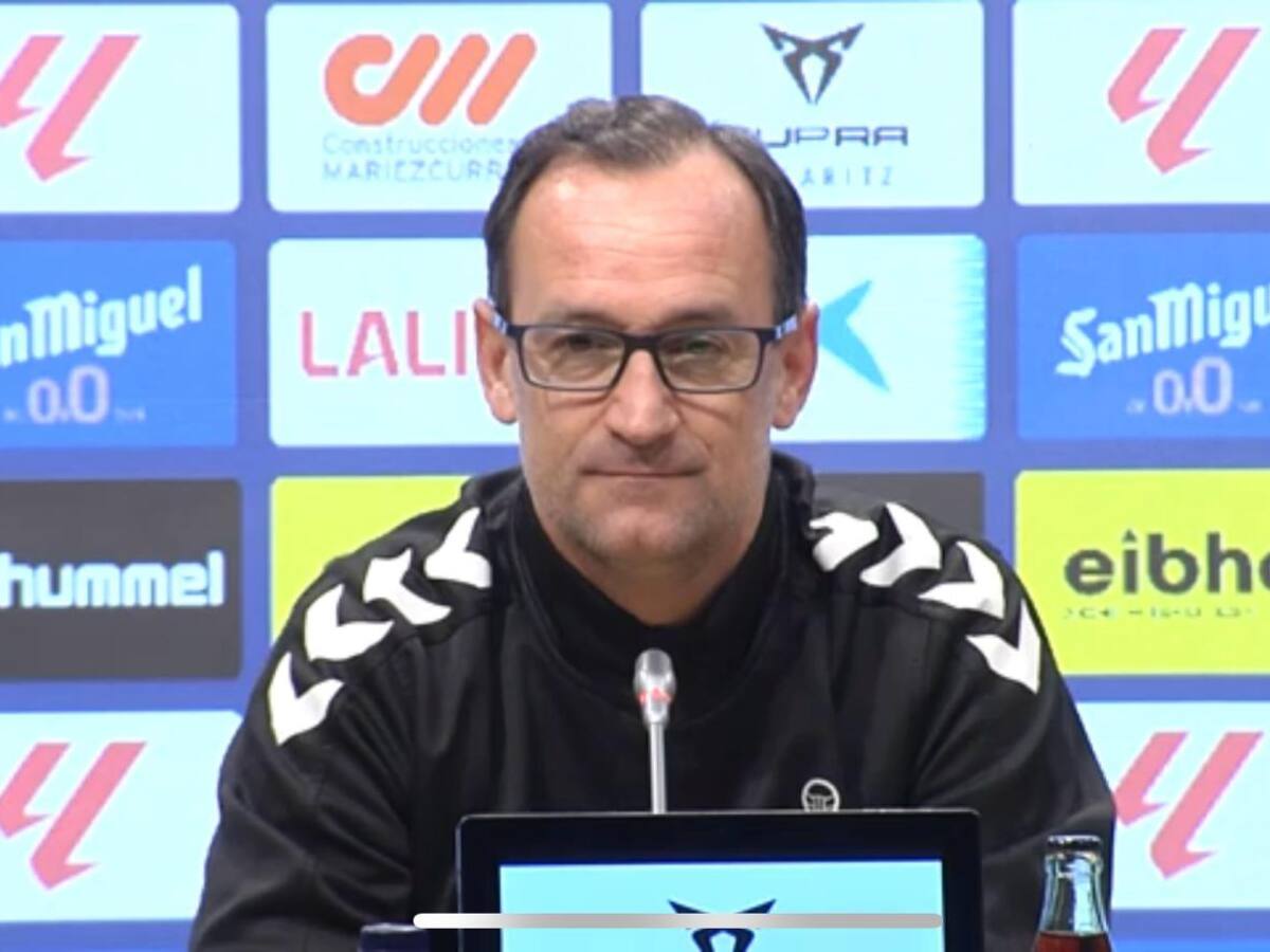 Joseba Etxeberria entrenador del Eibar en la previa ante el Real Valladolid