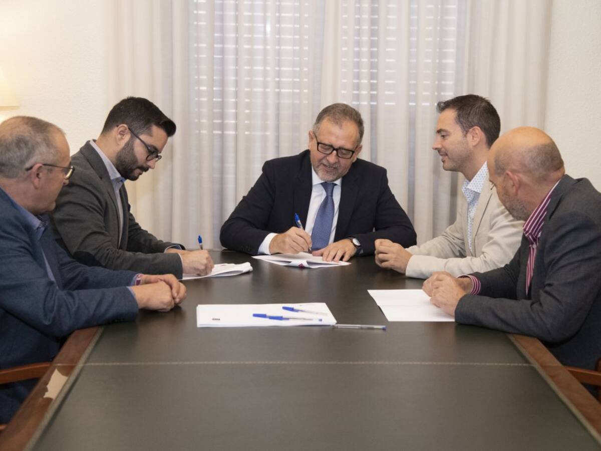 L'Alcora y la Diputación firman el acuerdo de colaboración para el patrocinio del CICA