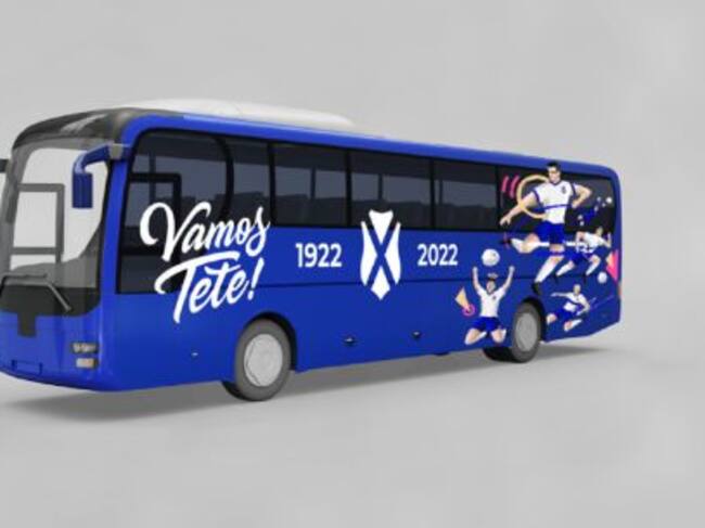 Así habría quedado customizada la guagua del club durante el año del Centenario.