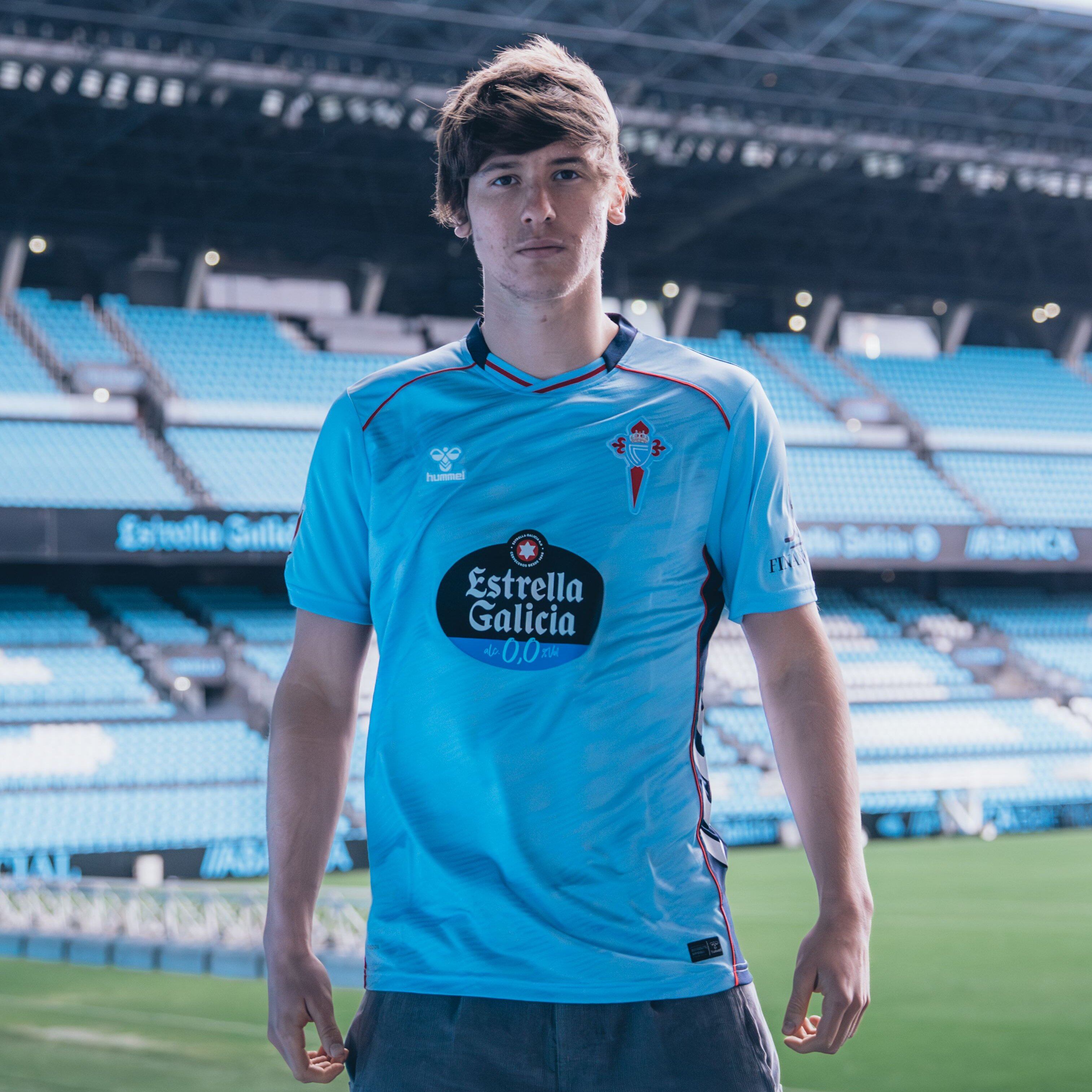 Fer López en Balaídos después de regresar al Celta