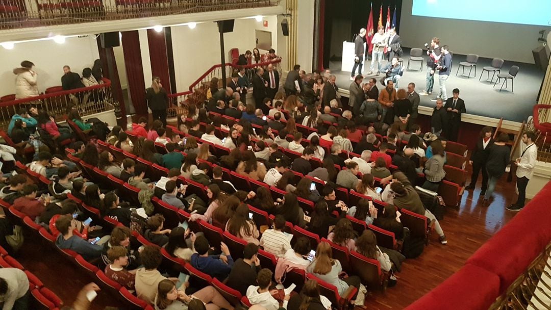 El Teatro Juan Bravo ha sido el escenario de la entrega de premios de los valores democráticos de la Fundación Valsaín