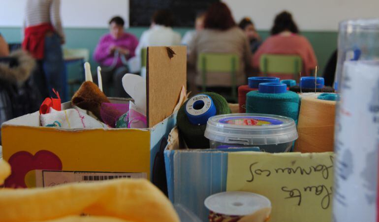 Alumnas del taller ocupacional de moda de la Fundación FAD de Leganés protagonizan un desfile con vestidos hechos por ellas mismas