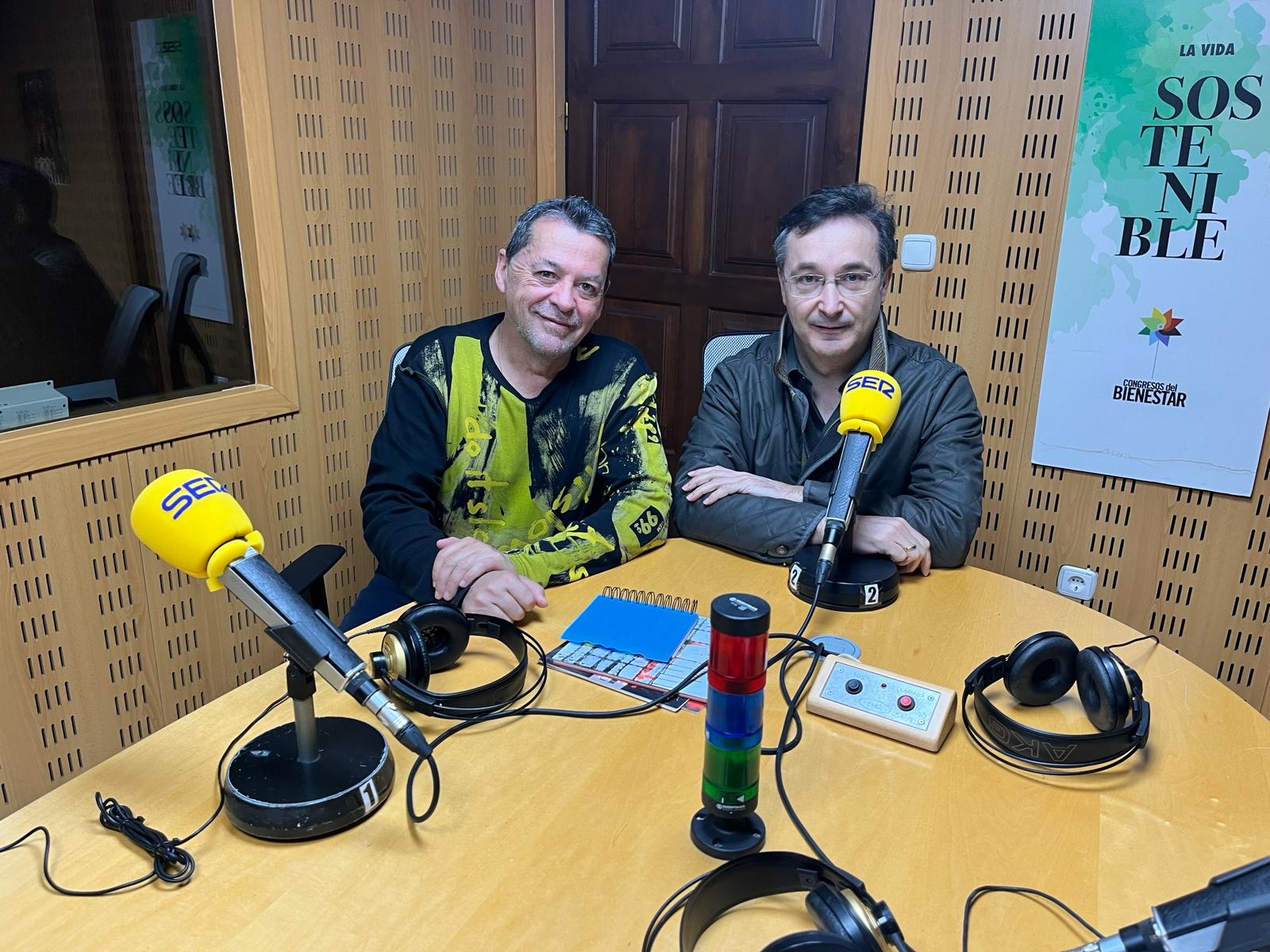 Julio Pérez y Samuel Márquez, secretario y presidente del Club de Esgrima Mayorga de Plasencia