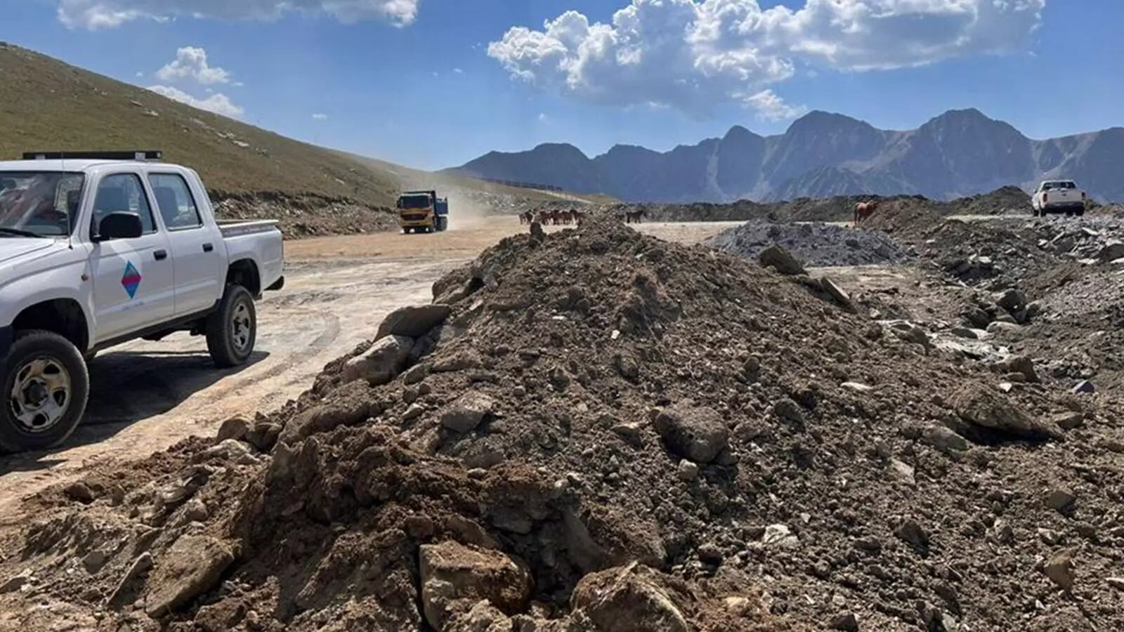L'abocador del Pic del Maià és el més gran que té le país, però a l'hivern no està operatiu