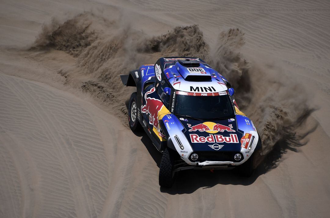 Carlos Sainz en la penúltima etapa del Rally Dakar