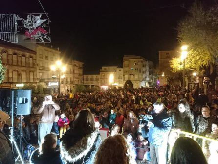 Aspecto que presentaba la PLaza de España en el momento del encendido