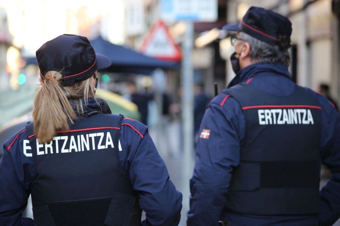 Agentes de la Ertzaintza