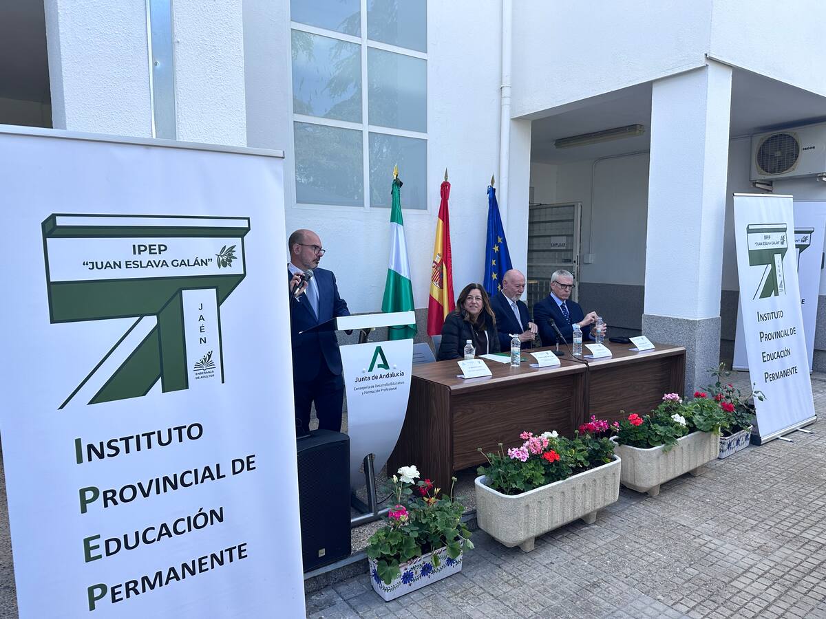 El Instituto Provincial de Educación Permanente de Jaén adopta el nombre de Juan Eslava Galán