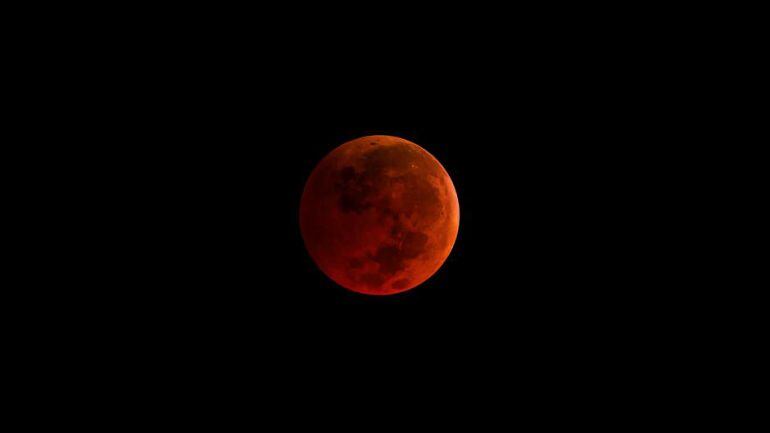 Será el eclipse total de Luna más largo del siglo y podrá verse en Galicia a partir de las 22.00 horas.