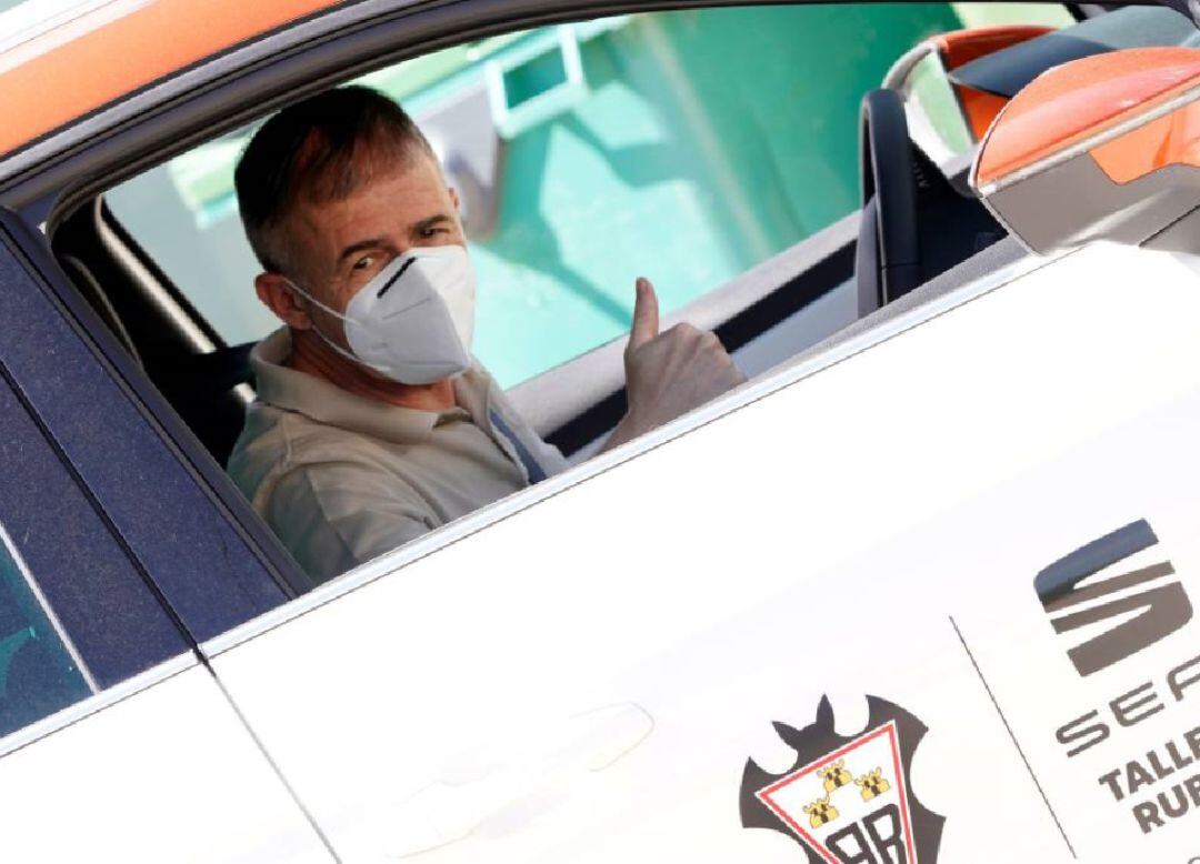 Lucas Alcaraz llegando a la Ciudad Deportiva