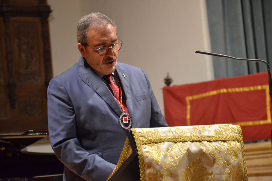 El presidente de la Unión de Cofradías, Felipe Torres, en la presentación del cartel de Semana Santa 2021