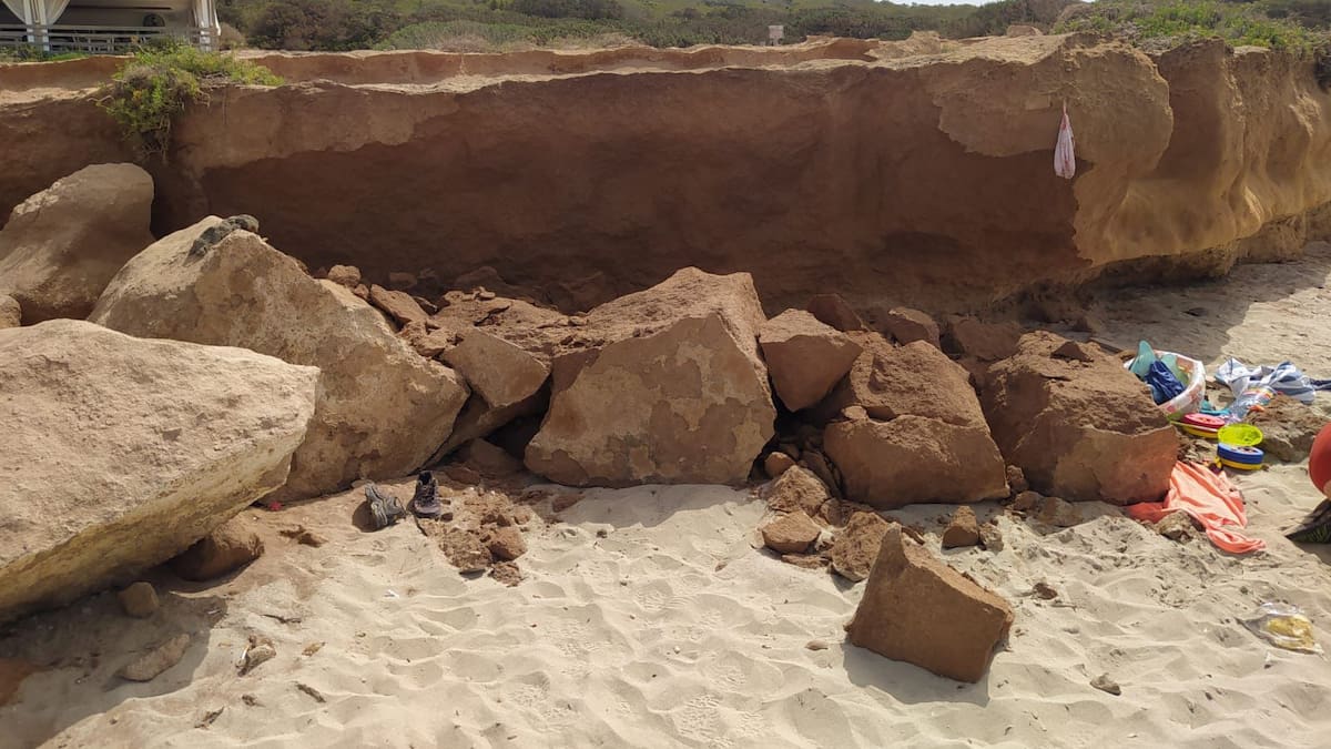 Fallece la bebé de dos meses herida por un desprendimiento de rocas en Formentera