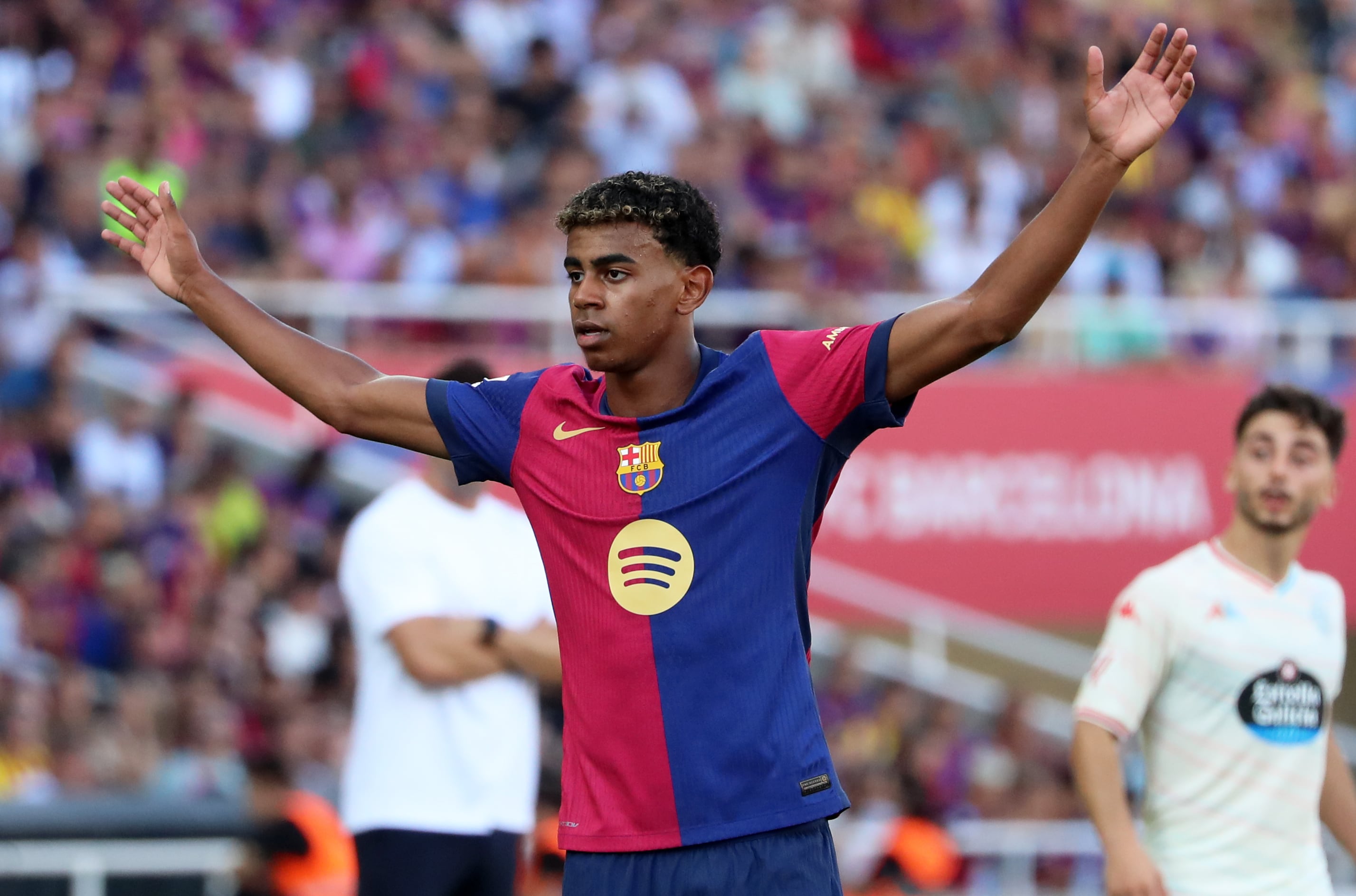 Lamine Yamal, durante el partido entre FC Barcelona y Valladolid.