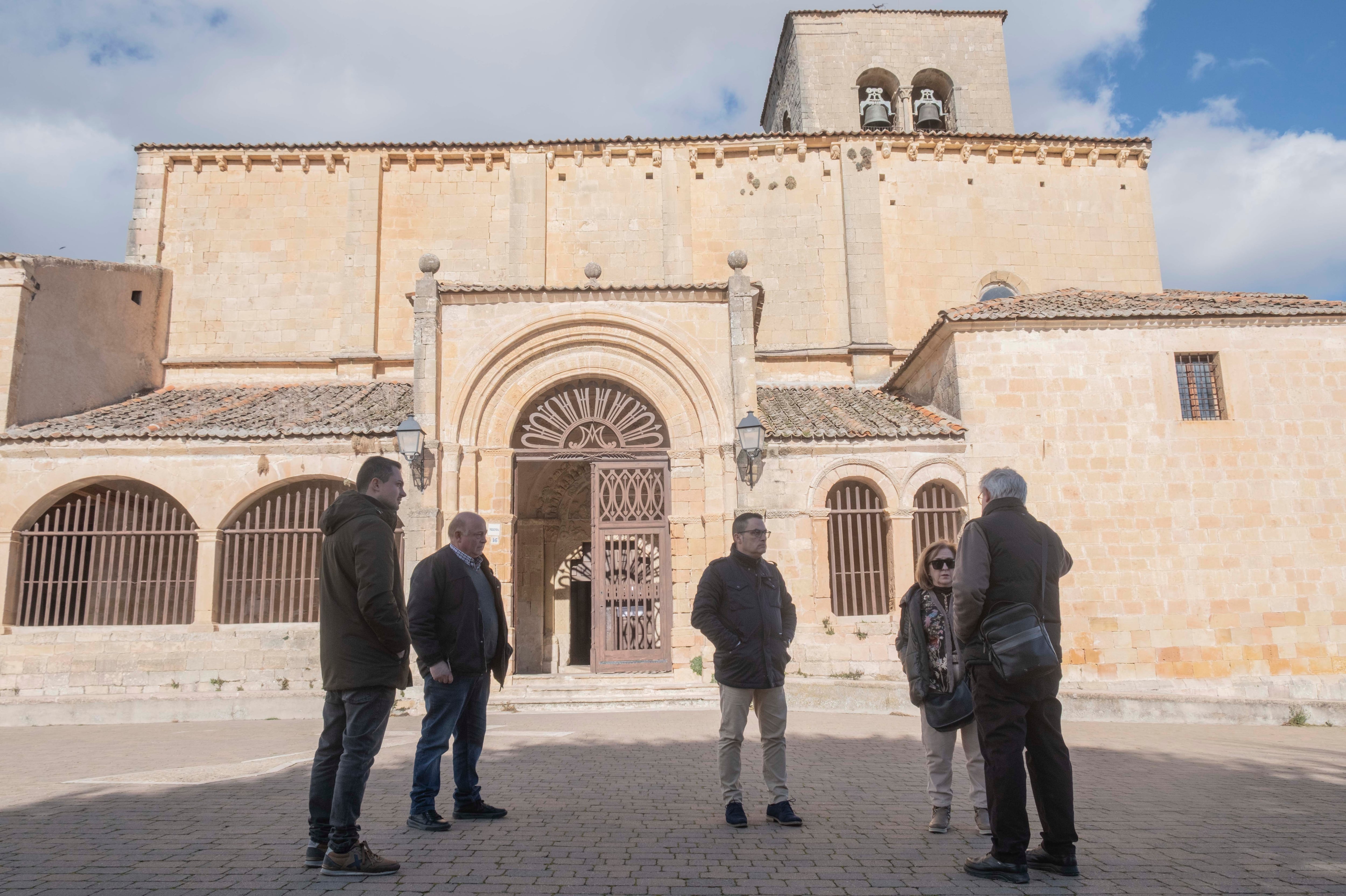 Imágenes de un monumento en Sepúlveda