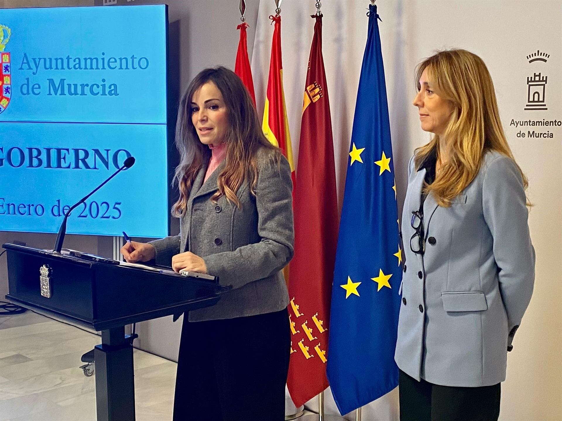 La vicealcaldesa y concejala de Fomento y Patrimonio, Rebeca Pérez, en una rueda de prensa