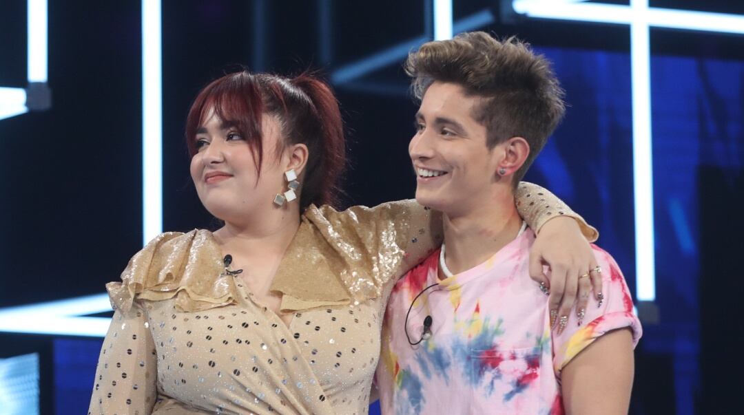 Roberto Leal con los nominados de la Gala 1: Ariadna y Nick