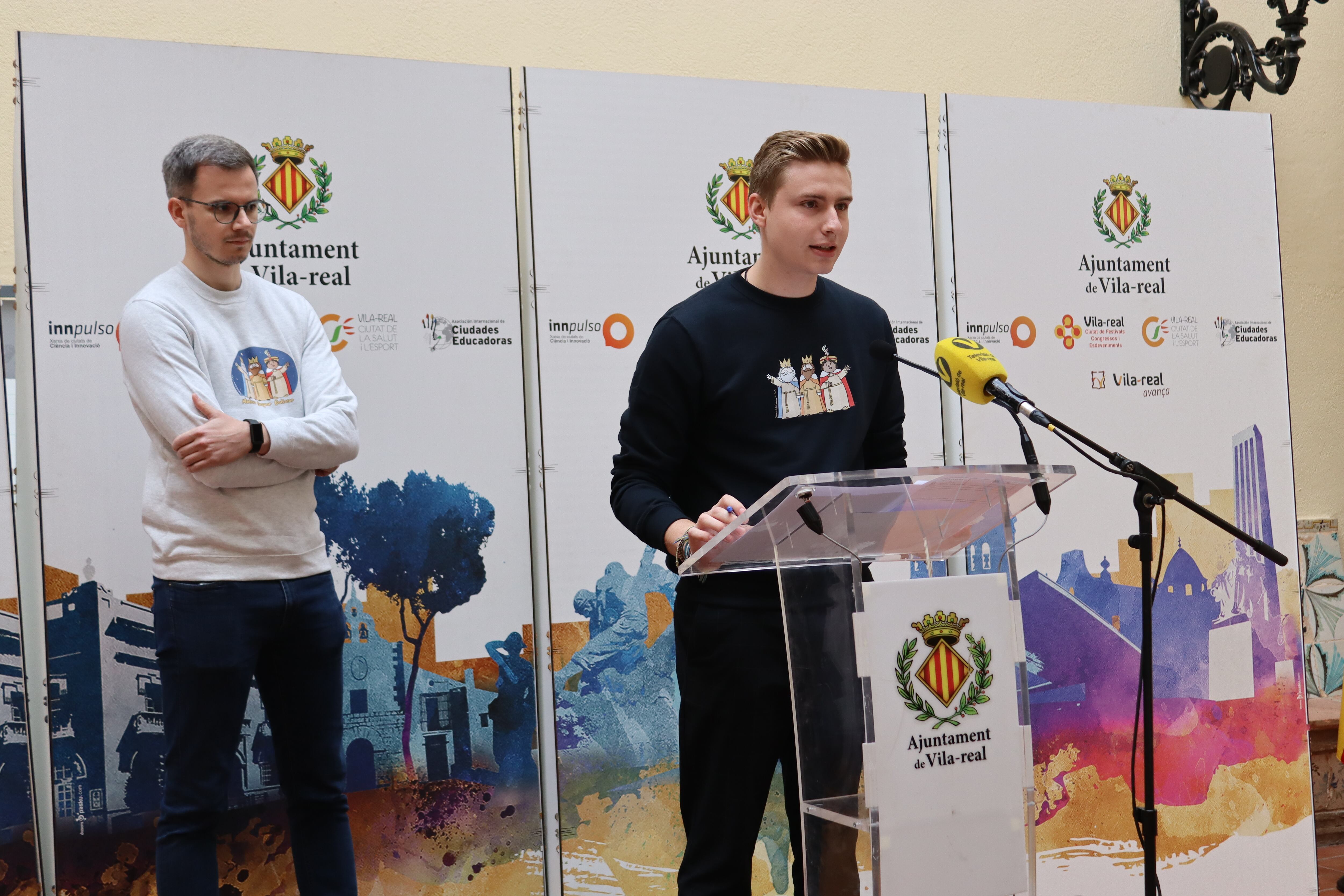 Albert Arrufat, President de Joventut Antoniana i Javier López, Regidor de Joventut, presentant la programació d&#039;aquest any