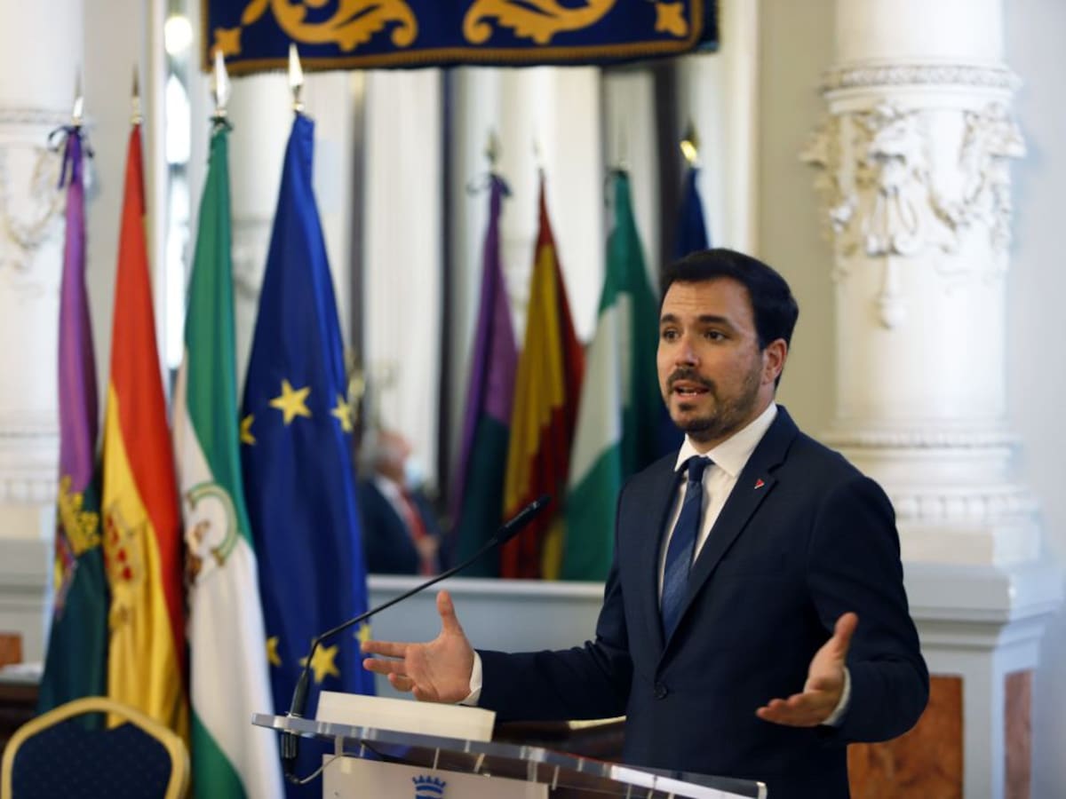 El precio de la luz se dispara: "Ganan dinero por encima de 20 euros y nos cobran 100. ¡Se están forrando!"