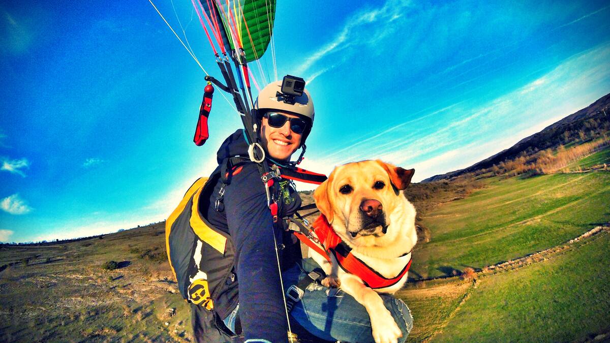 La Otra Cara del Deporte Leonés: El parapentista leonés Moncho Rodríguez sigue volando hacia lo más alto (10/09/2025)