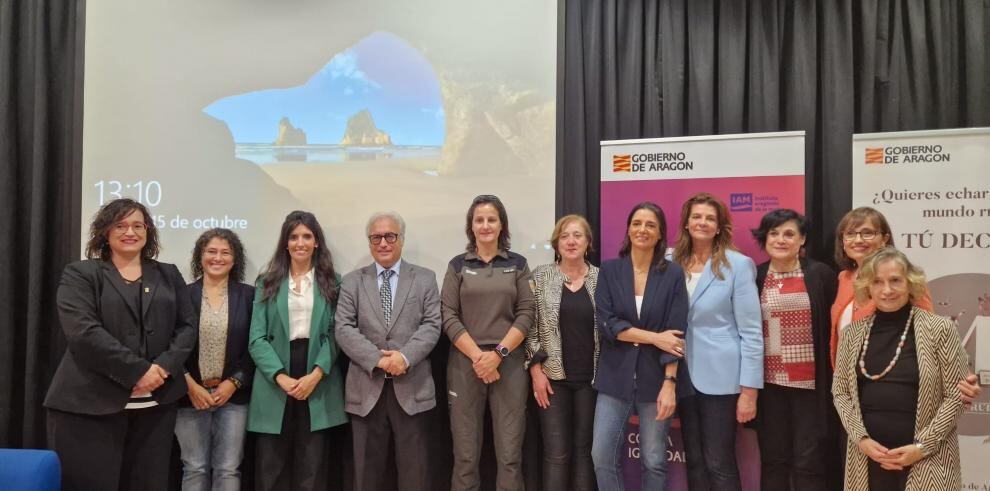 Foto de familia de los participantes en los actos celebrados en Binéfar. Foto: DGA