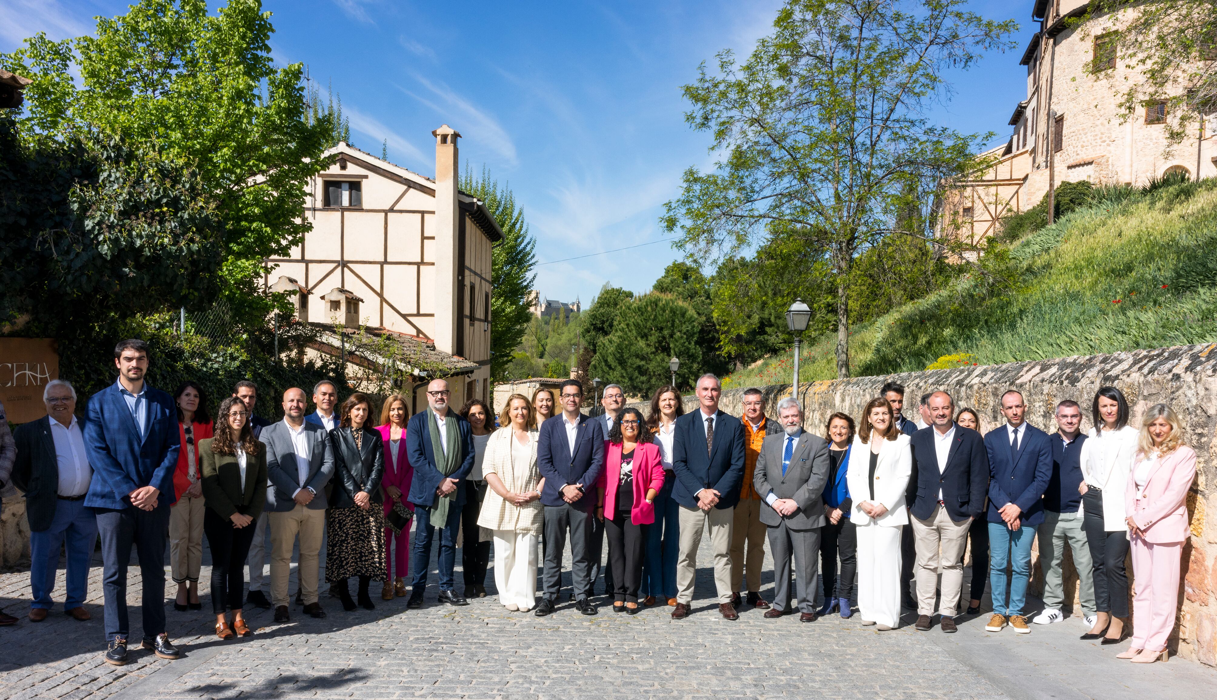 Candidatura al completo del PP al Ayuntamiento de Segovia encabezada por José Mazarías
