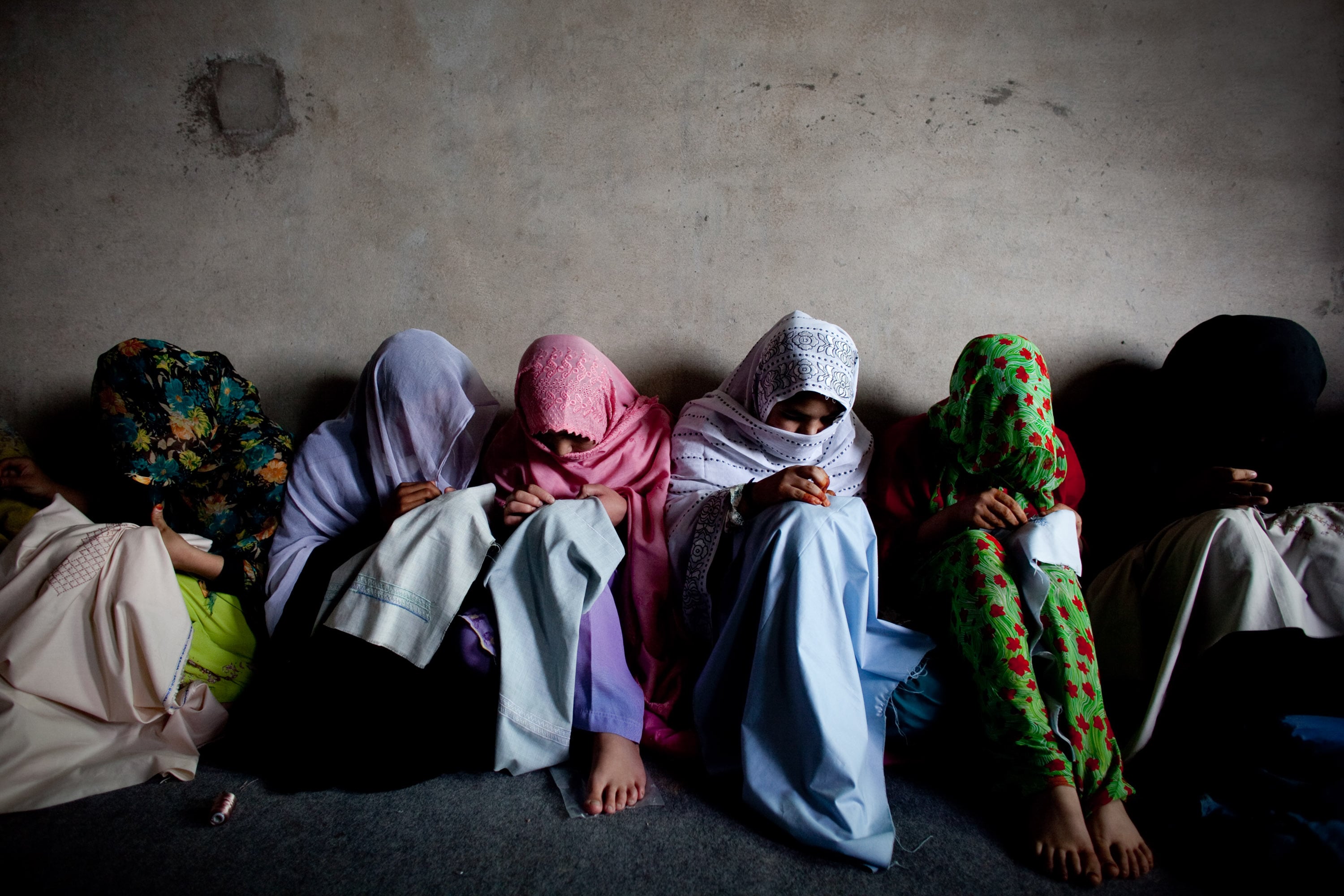 Mujeres afganas con el rostro cubierto por el burka. Archivo.