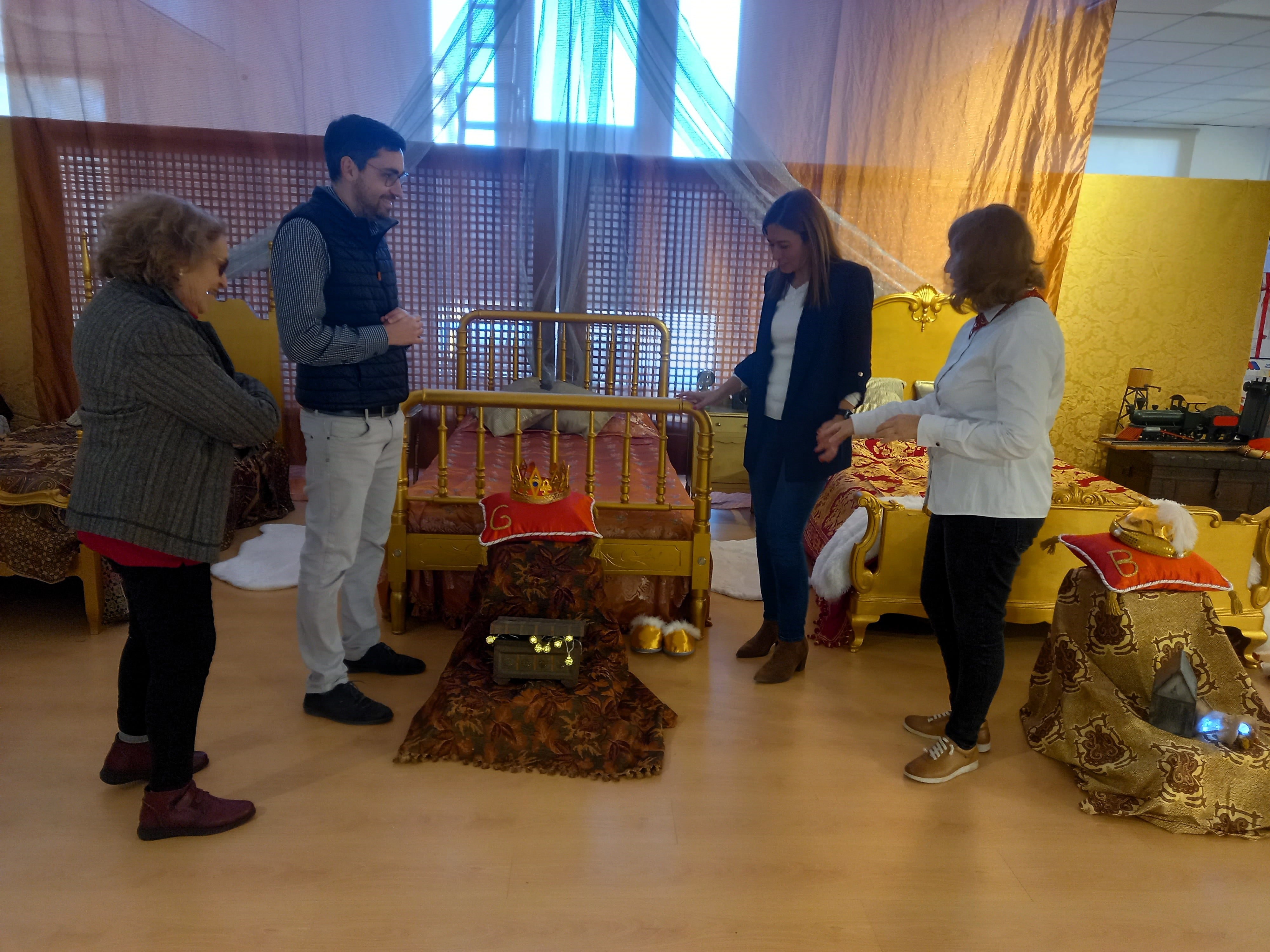 Almassora abre a los niños la habitación de los Reyes Magos de la mano del Museu del Joguet