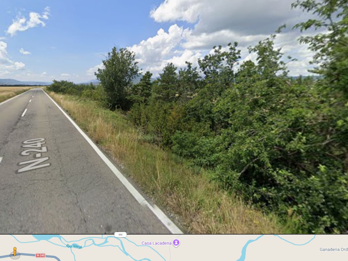 Peligroso accidente en la N-240 junto a Berdún: “Les salvaron los cinturones”