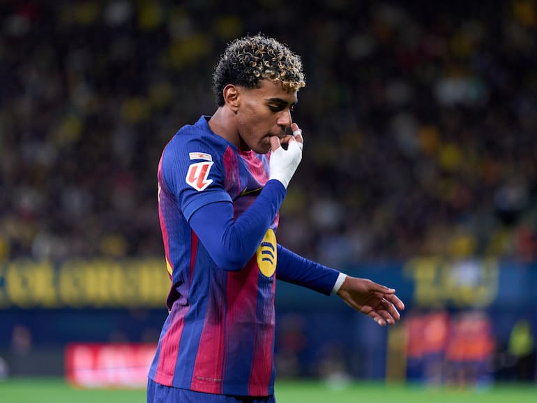 La curiosa celebración de Lamine Yamal: ¿una respuesta a los pitos de La Cerámica? | Fútbol | Cadena SER