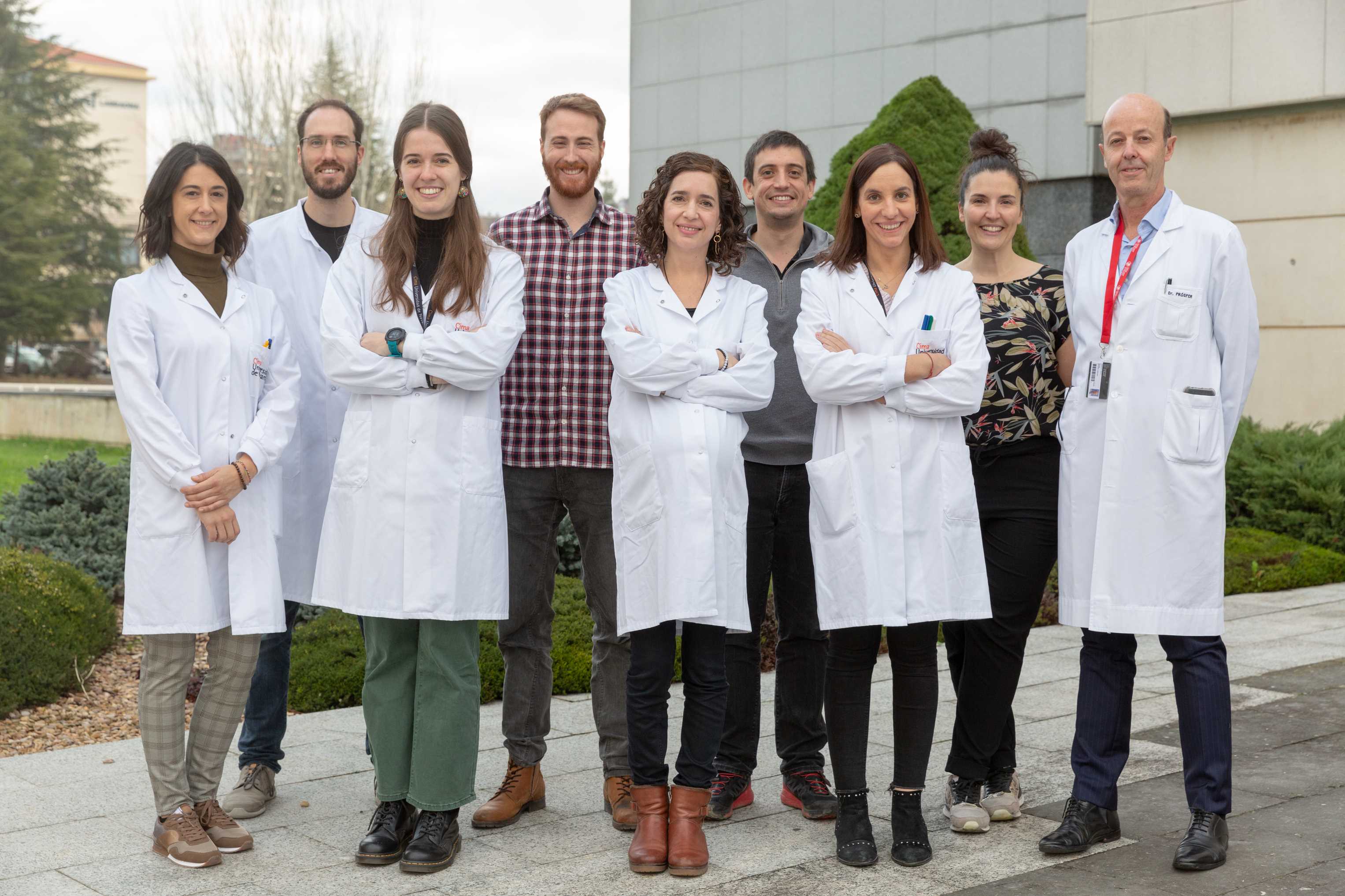 Sarai Sarvide, Patxi San Martín, Nerea Berastegui, Guillermo Serrano, Teresa Esponda, Mikel Hernáez, Paula García, Amaia Vilas y Felipe Prósper, investigadores en Hemato-Onocología de Cima y Clínica, que se integran en el Cancer Center Clínica Universidad de Navarra