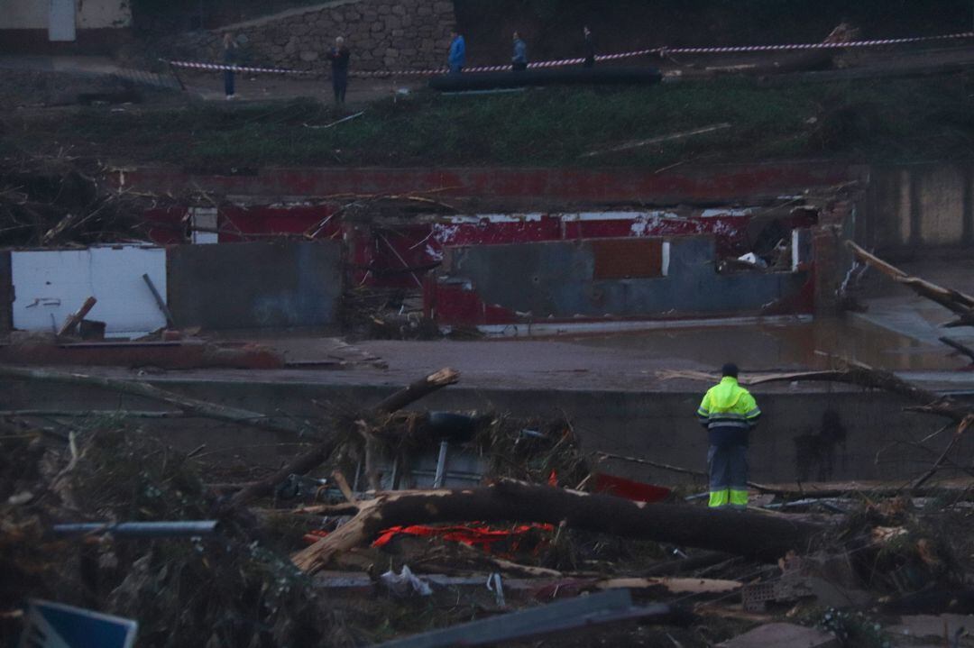 Uno de los puentes del río Francolí se ha derrumbado en l&#039;Espluga de Francolí llevándose por delante un restaurante.