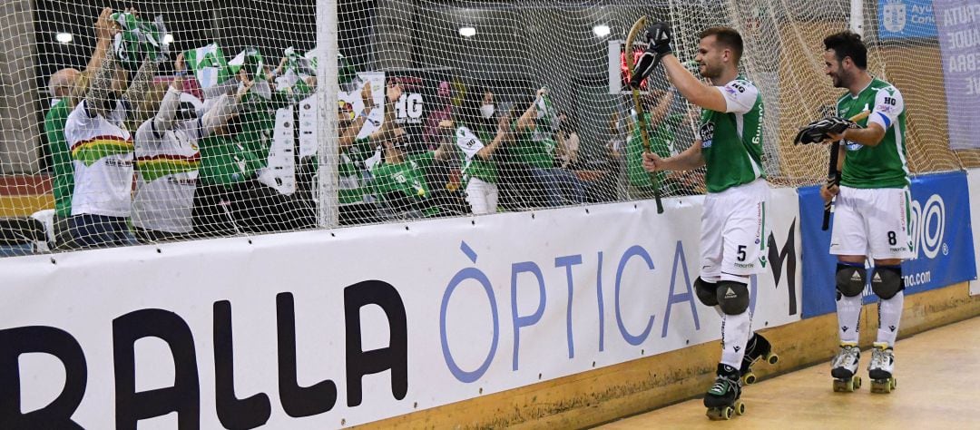 Jugadores del Liceo celebran la victoria