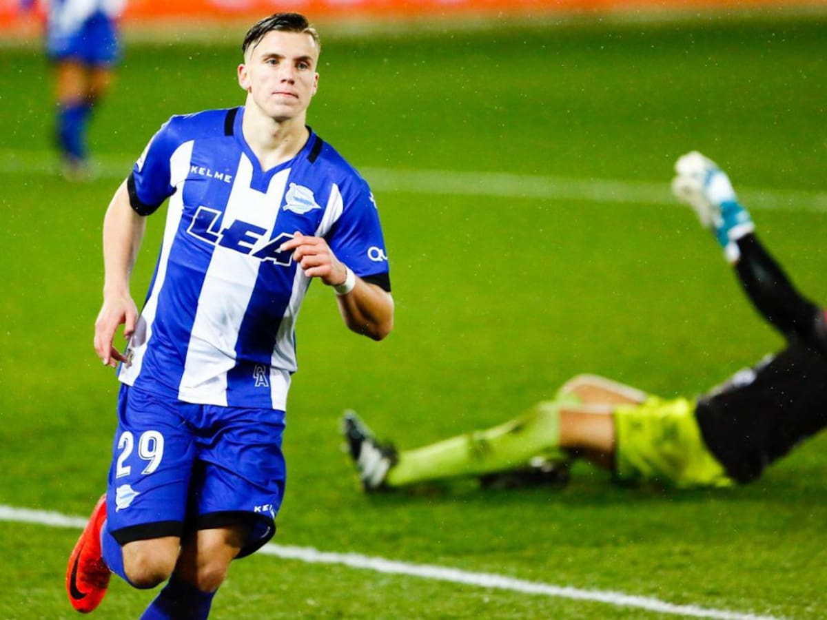 Demirovic es el 9 elegido por el Almería