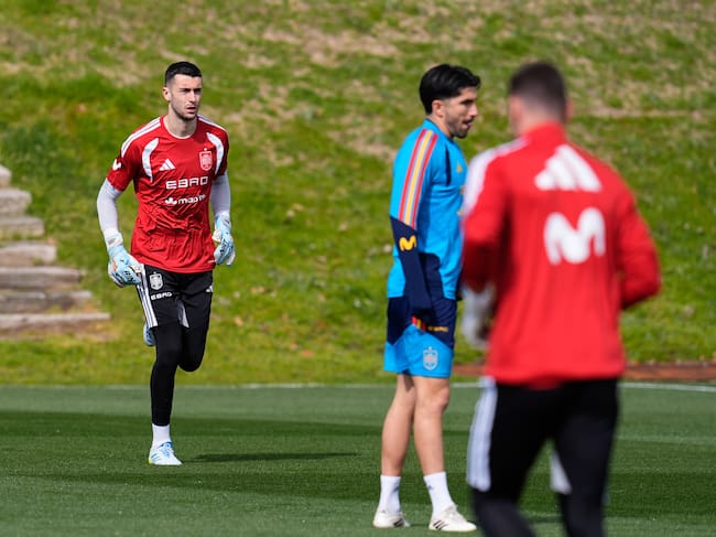 Joan Garcia, durante un entrenamiento con la selección española
