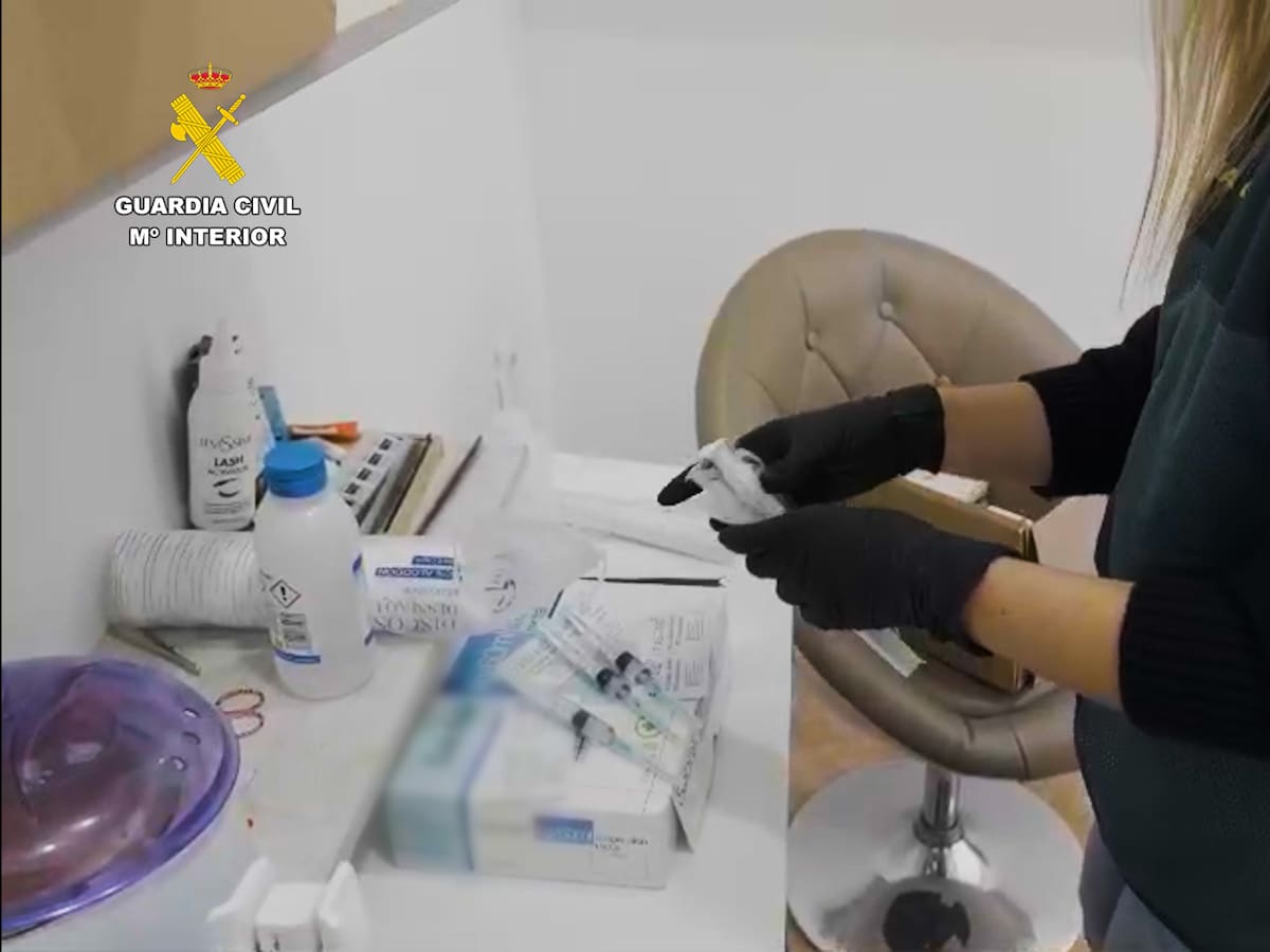 Investigan a una falsa médica por realizar cientos de tratamientos estéticos ilegales que se promocionaban en redes sociales