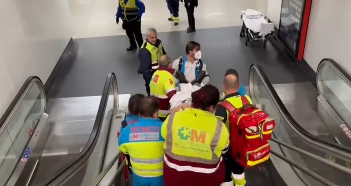 Imagen de la actuación del SUMMA 112 en la estación de Cercanías de Fuenlabrada