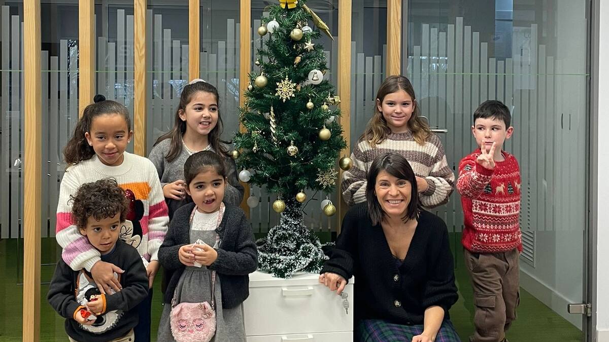 Los niños y niñas visitan Radio Coruña en la previa de la visita de los Reyes Magos