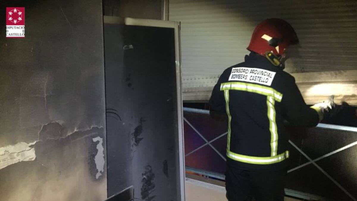 Desalojan a 51 personas tras el incendio de un edificio en Borriana