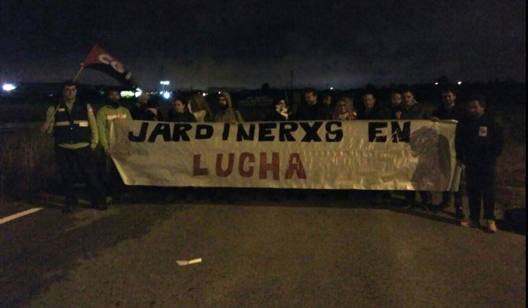 Los trabajadores han intentado impedir el acceso a una de las sedes de Helechos