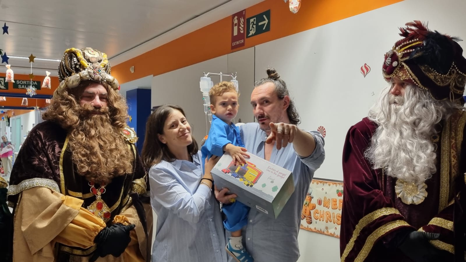 Los Reyes Magos en Can Misses con los más pequeños (Área de salud)