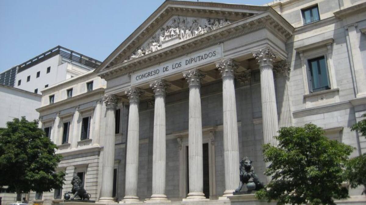 El 28F concentración a las puertas del Congreso de los Diputados por el tren