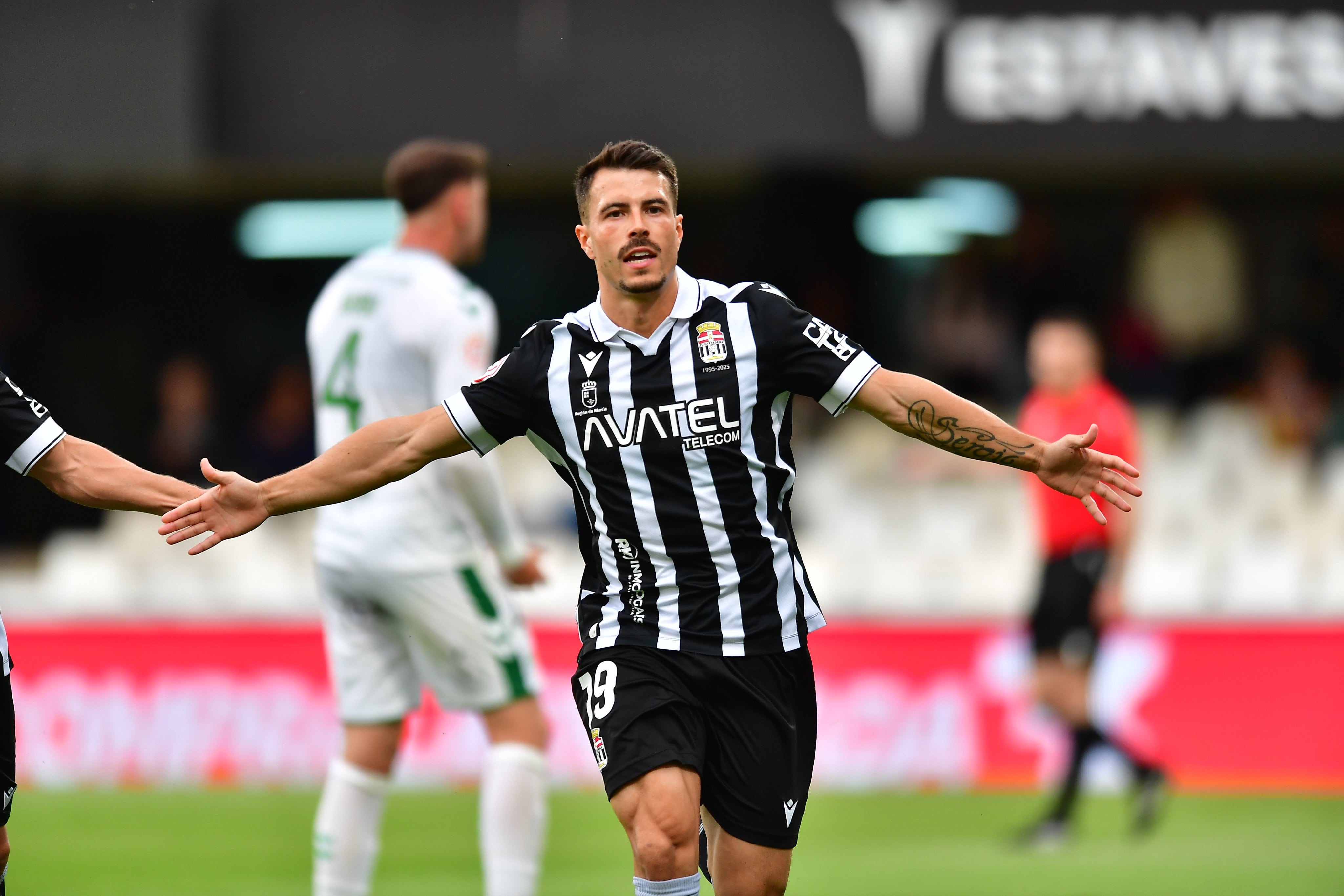 Chiki celebra el gol de penalti al Antequera