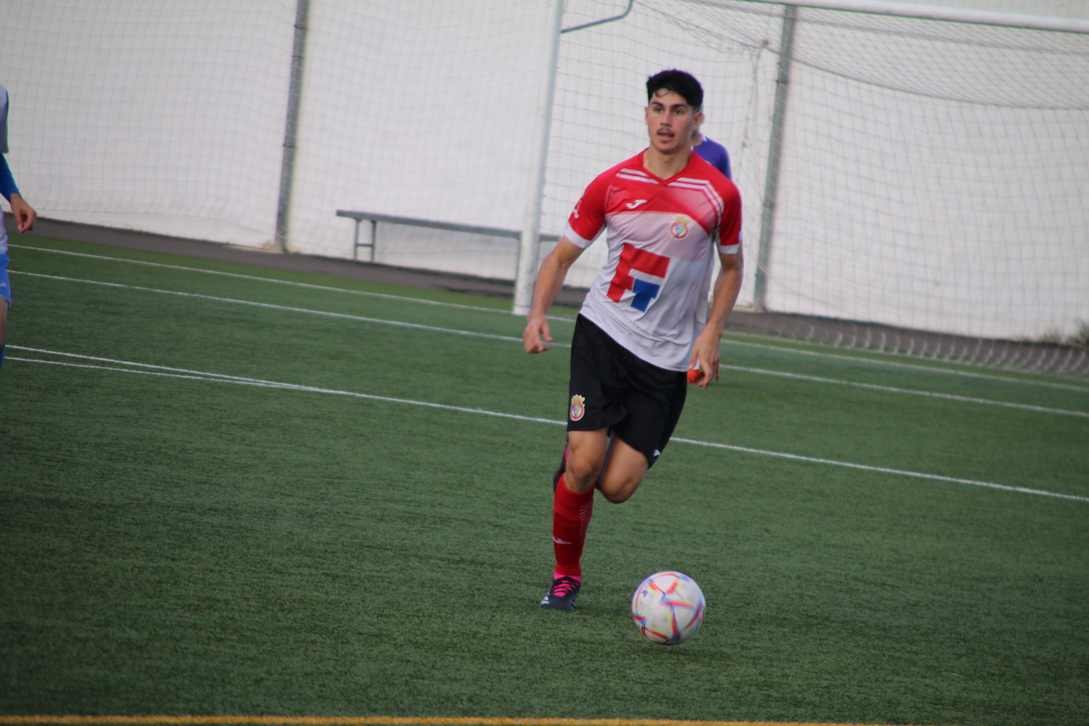 Dani Ruano en un partido del Sporting Tías.