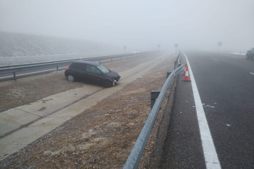 Uno de los coches siniestrados hoy